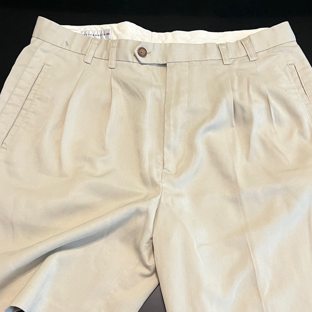 Men's Beige Pleated Dress shorts